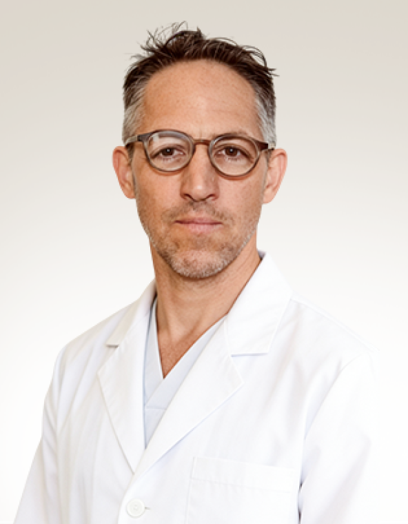 Home 2 - Doctor Photo_A_Prof. Dr. Dr. med. Tim S. Peltz (MD_PhD) 2